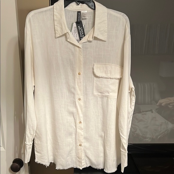 H&M Tops - NWT H&M Linen Blend Raw Hem Button Down
